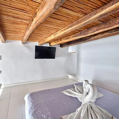 Lindo House Ferienhaus Lefkes (Paros)