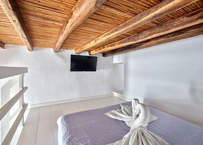 Lindo House Ferienhaus Lefkes (Paros)